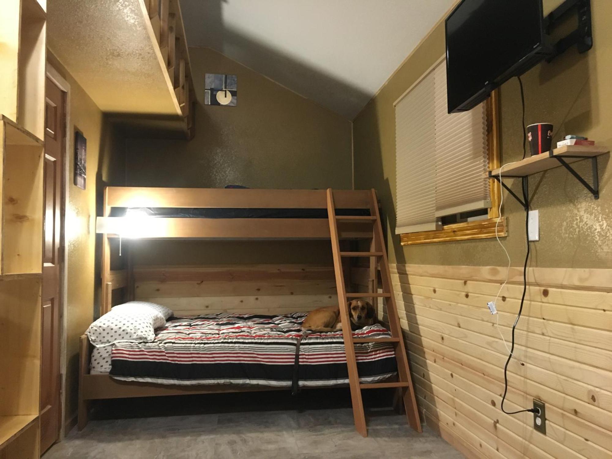 New Cabin 1 Car Rental Available カスター エクステリア 写真