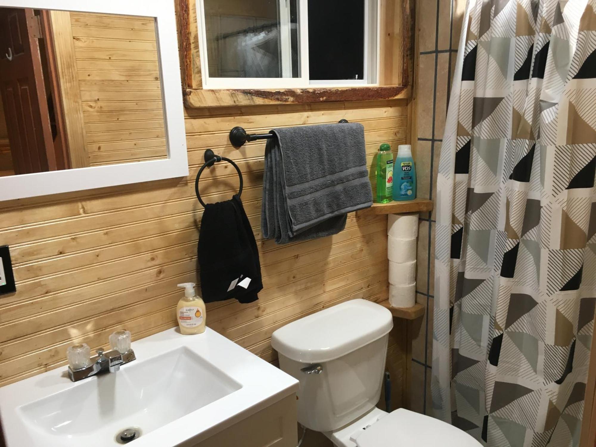 New Cabin 1 Car Rental Available カスター エクステリア 写真